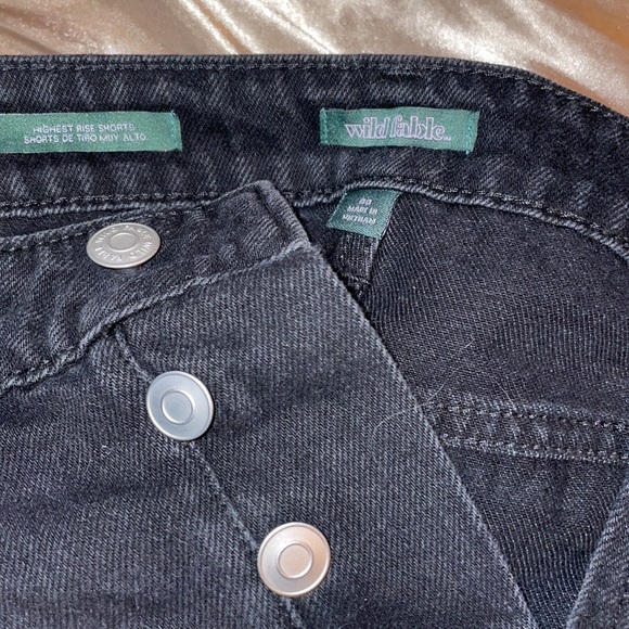 High waisted distressed jean shorts - Picture 2 of 2